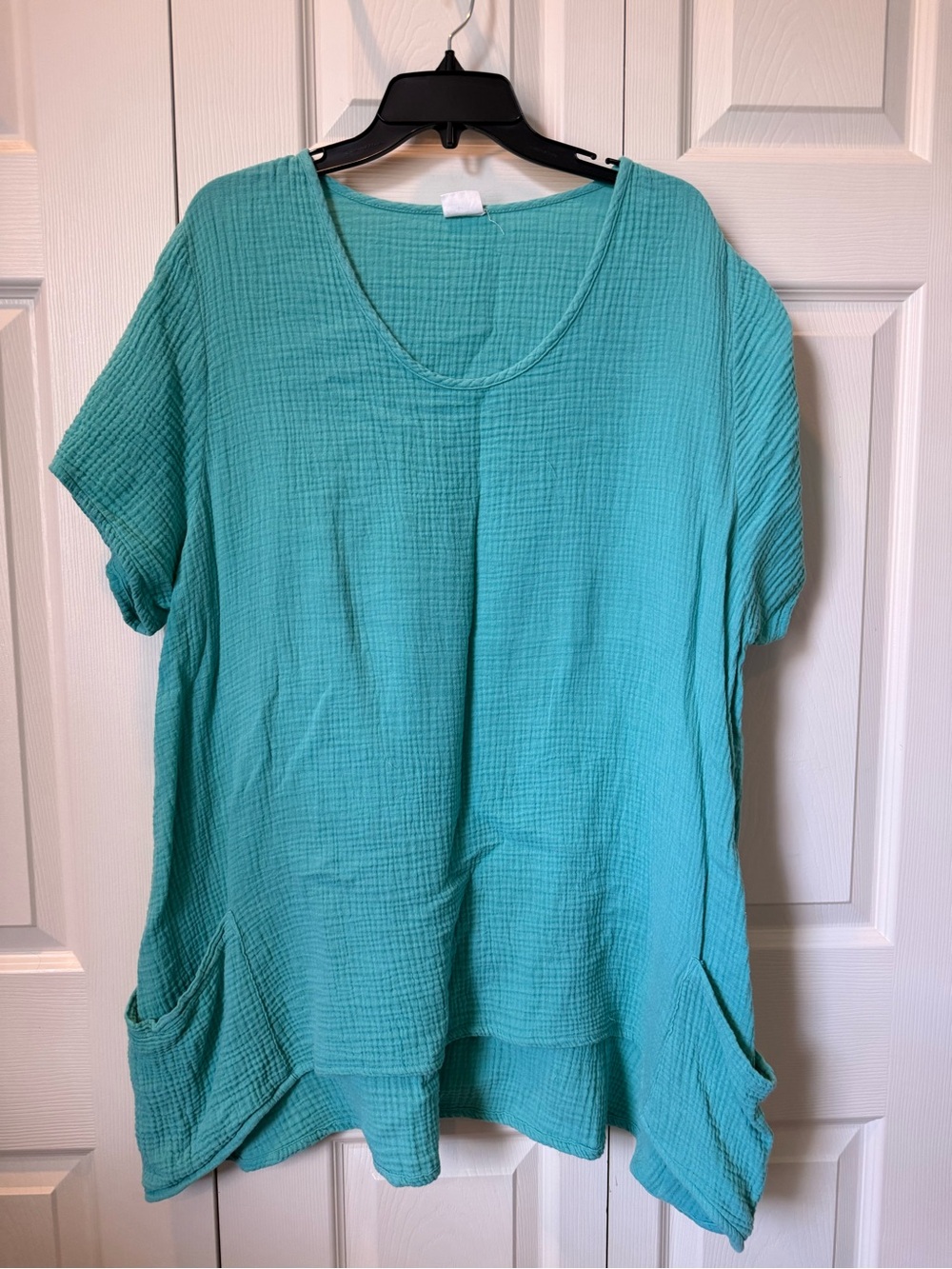 # Et Lois 2X Relaxed Scoop Neck Gauzy Tunic Top in Aqua